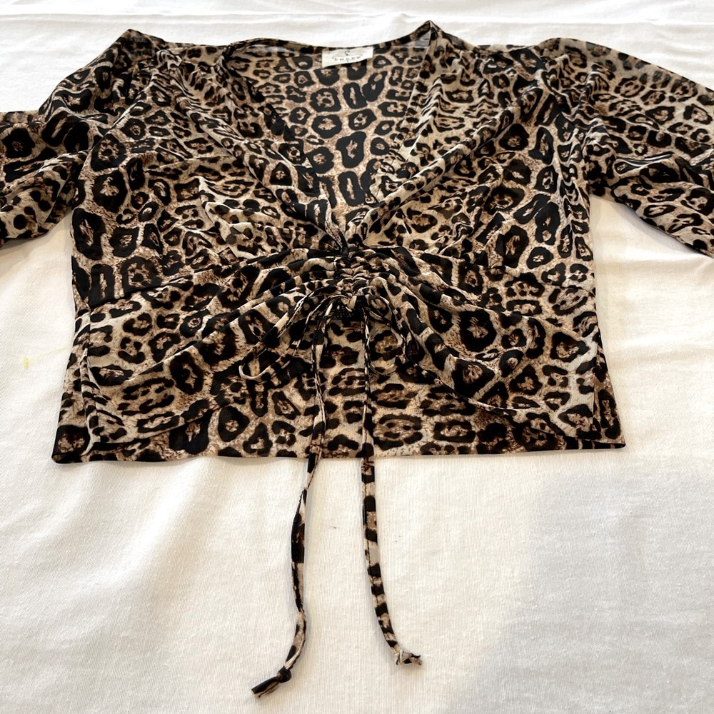 Animal Print Light Blouse with Rouching or No Rouching Pull - Picture 8 of 14